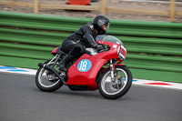 Vintage-motorcycle-club;eventdigitalimages;mallory-park;mallory-park-trackday-photographs;no-limits-trackdays;peter-wileman-photography;trackday-digital-images;trackday-photos;vmcc-festival-1000-bikes-photographs